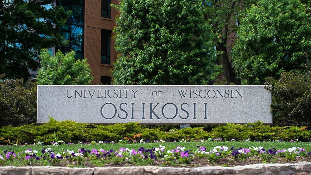 Wisconsin Oshkosh rents dorm rooms to air show visitors CampusIDNews